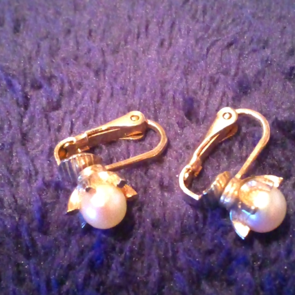 Dainty Judy Lee gold and pearl earrings
